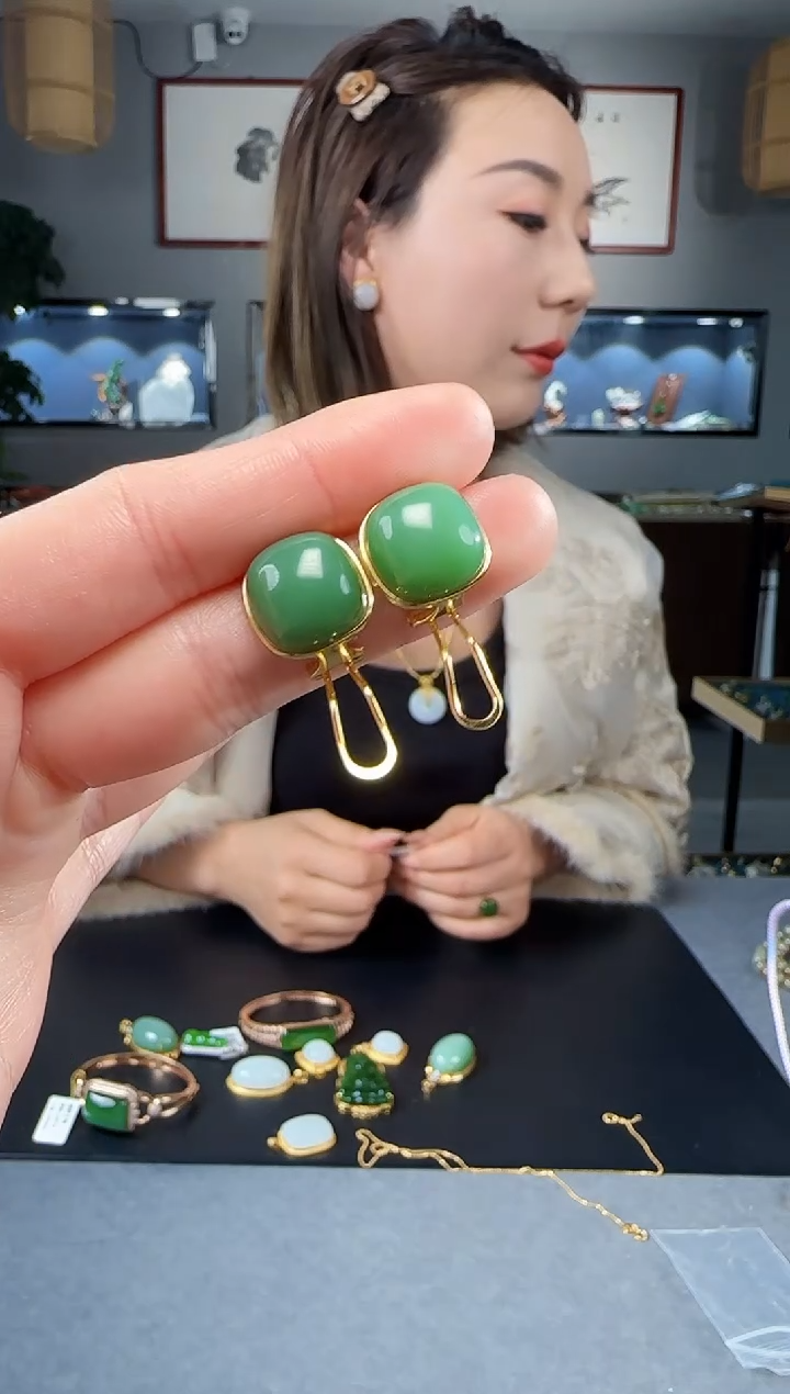 【闪购商品】和田玉耳钉银S925镶嵌1