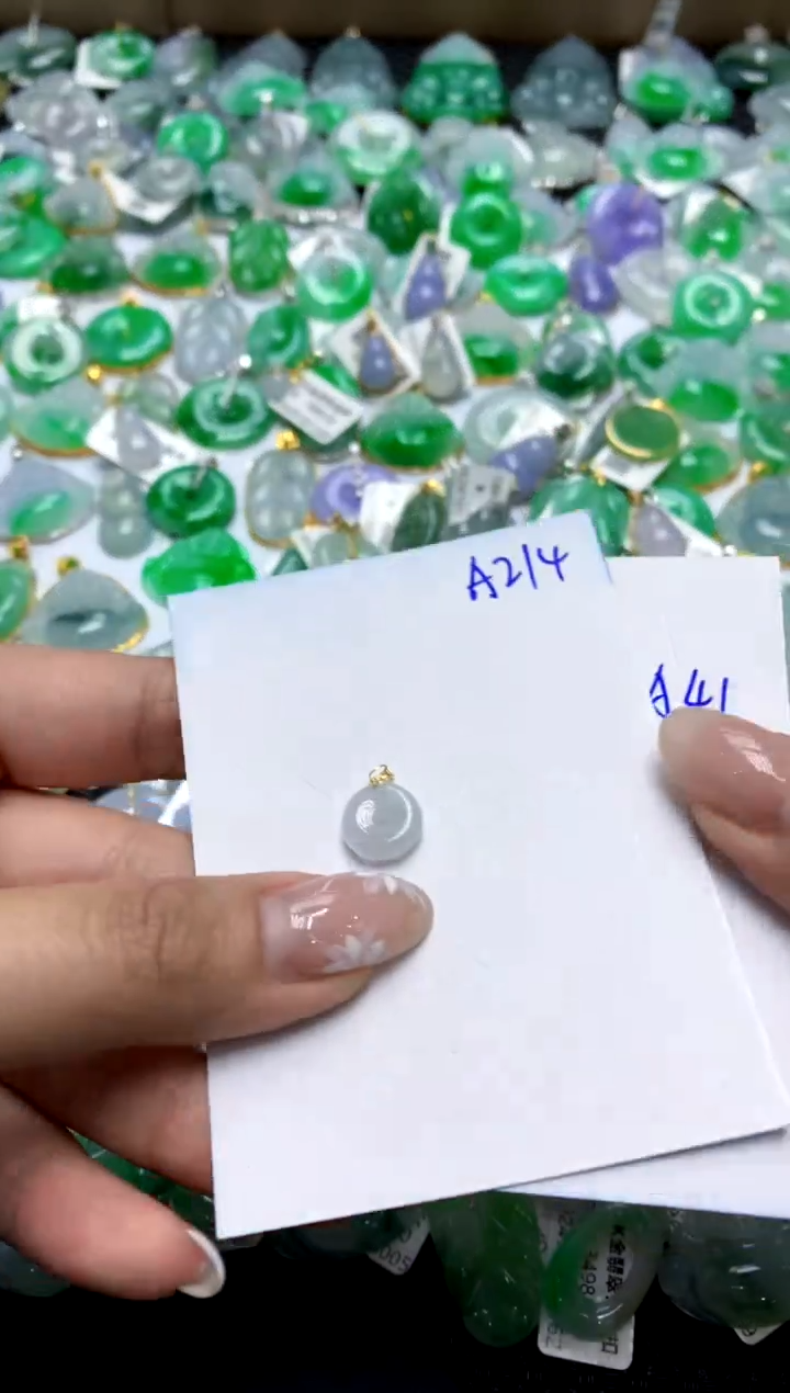 【闪购商品】翡翠颈饰18K金镶嵌111111111111