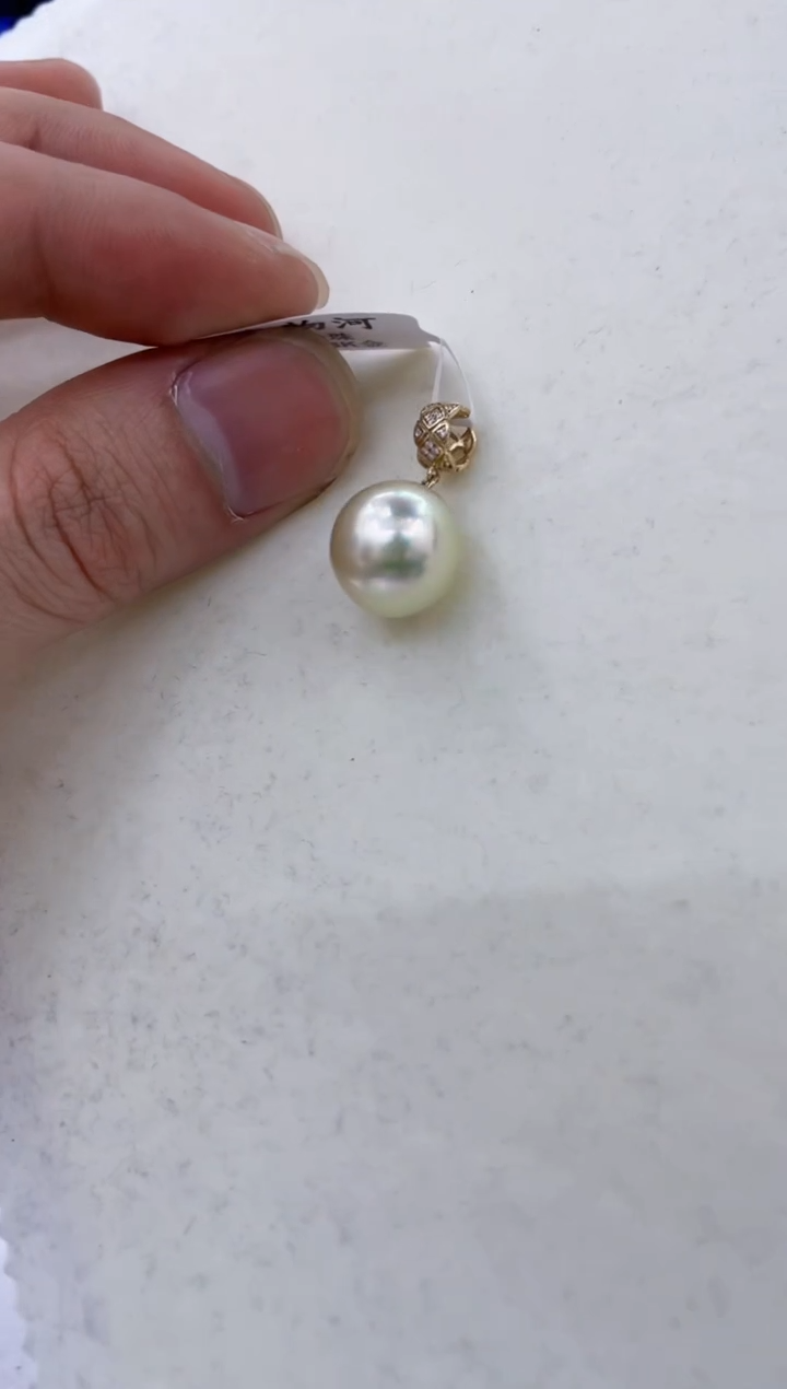 18K金镶嵌颈饰海水珍珠  