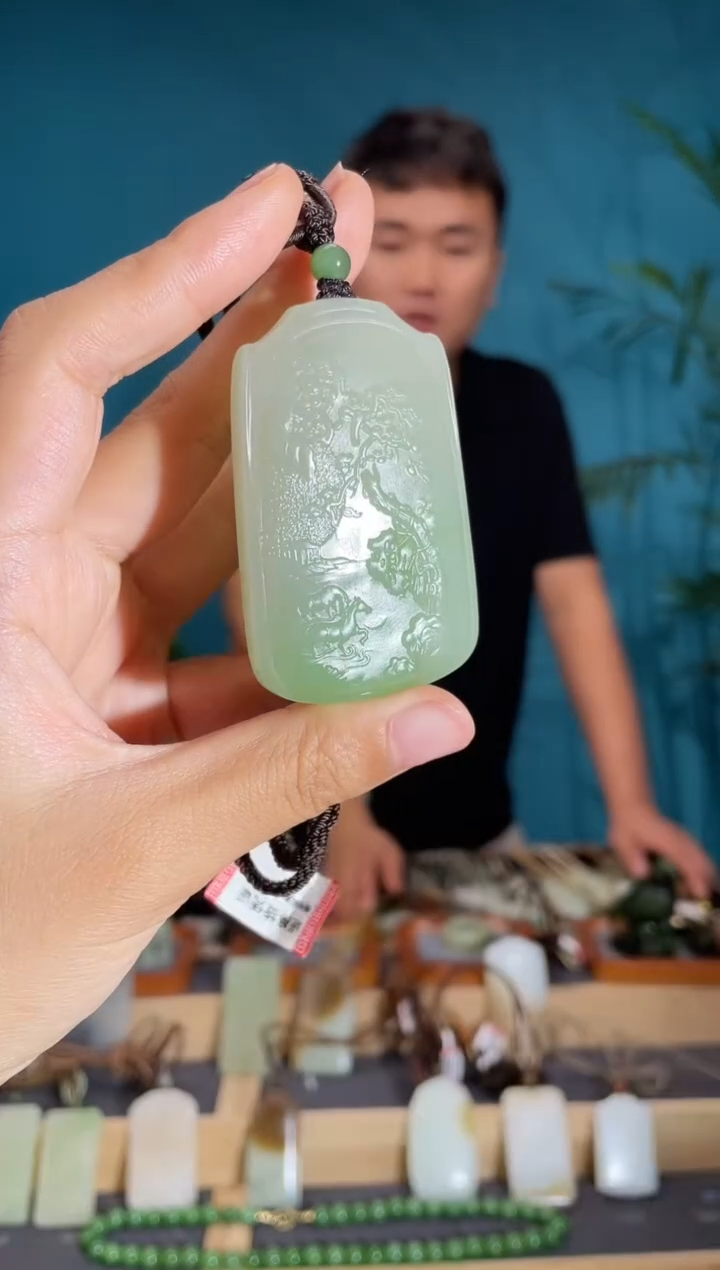 和田玉未镶嵌颈饰1