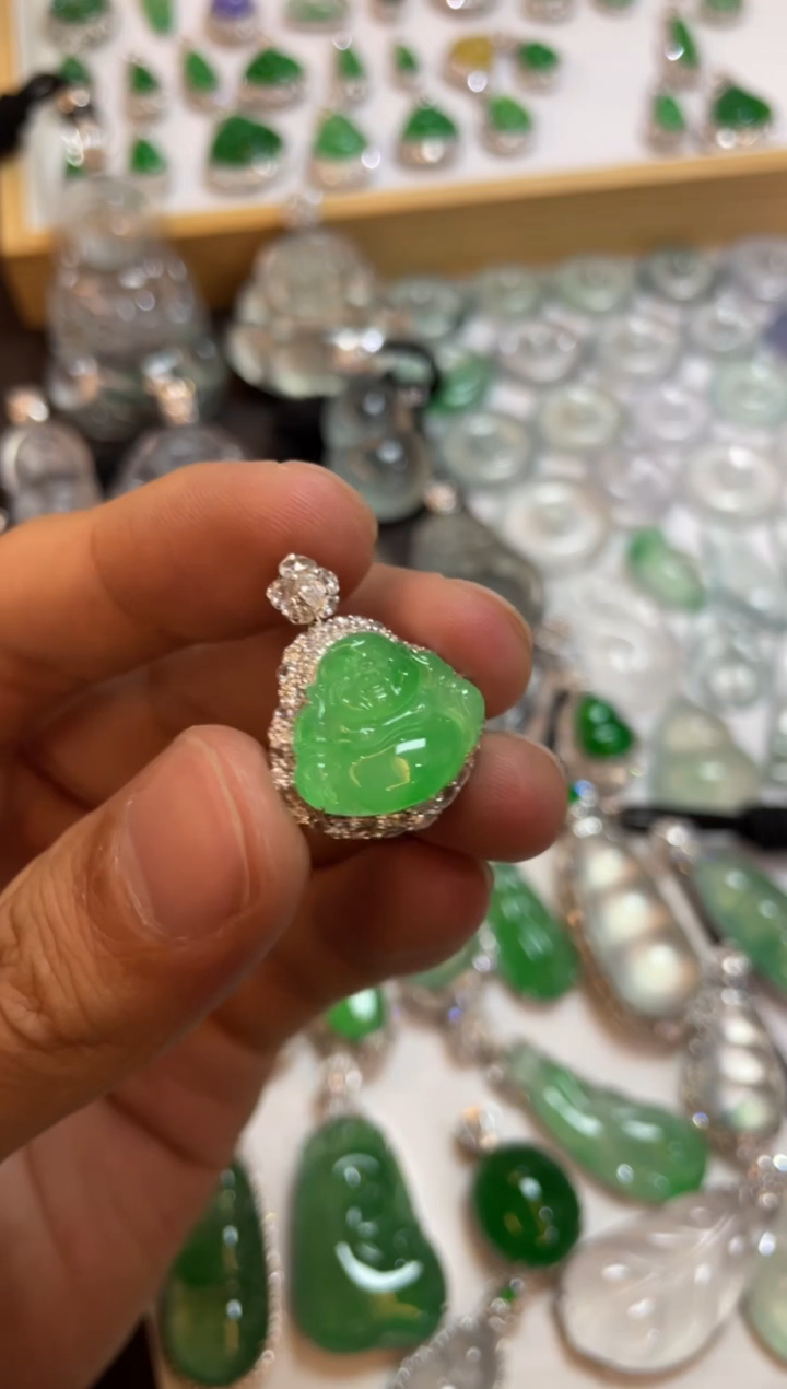 【闪购商品】翡翠吊坠(不含链)18K金镶嵌佛公