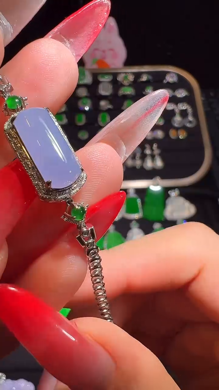 吊坠(不含链)18K金镶嵌翡翠手链