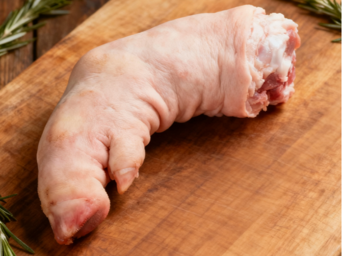 单只新鲜猪脚约1000g