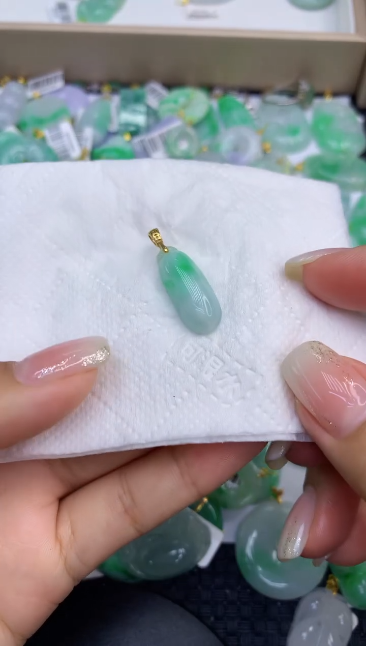 颈饰未镶嵌翡翠天然缅甸A货翡翠