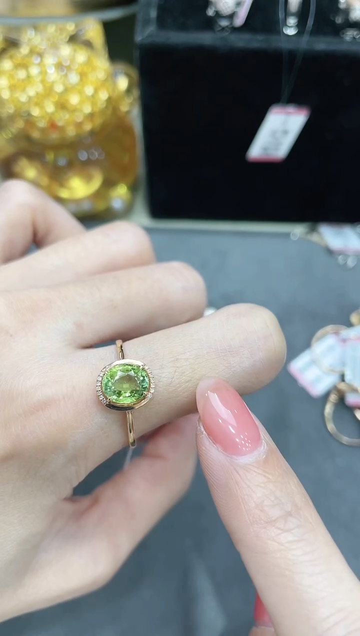 【闪购商品】戒指18K金镶嵌碧玺·