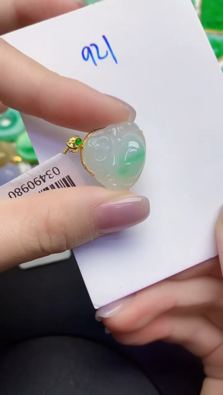 颈饰18K金镶嵌翡翠缅甸天然翡翠A货