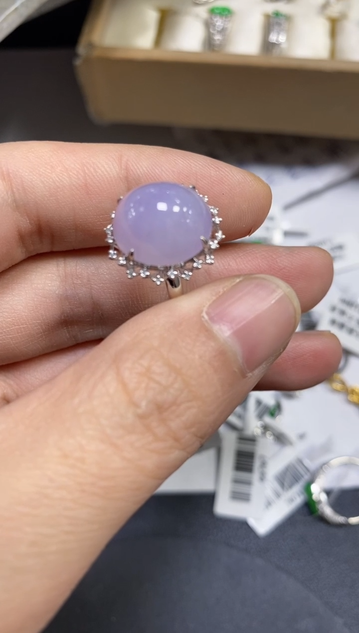 18K金镶嵌戒指翡翠大*花18K金镶嵌 戒指 翡翠