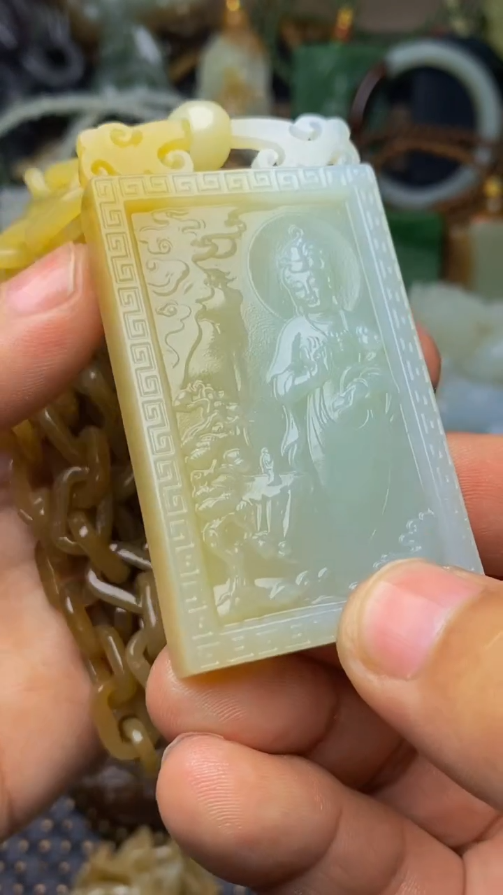 未镶嵌和田玉挂件红*多部分组成