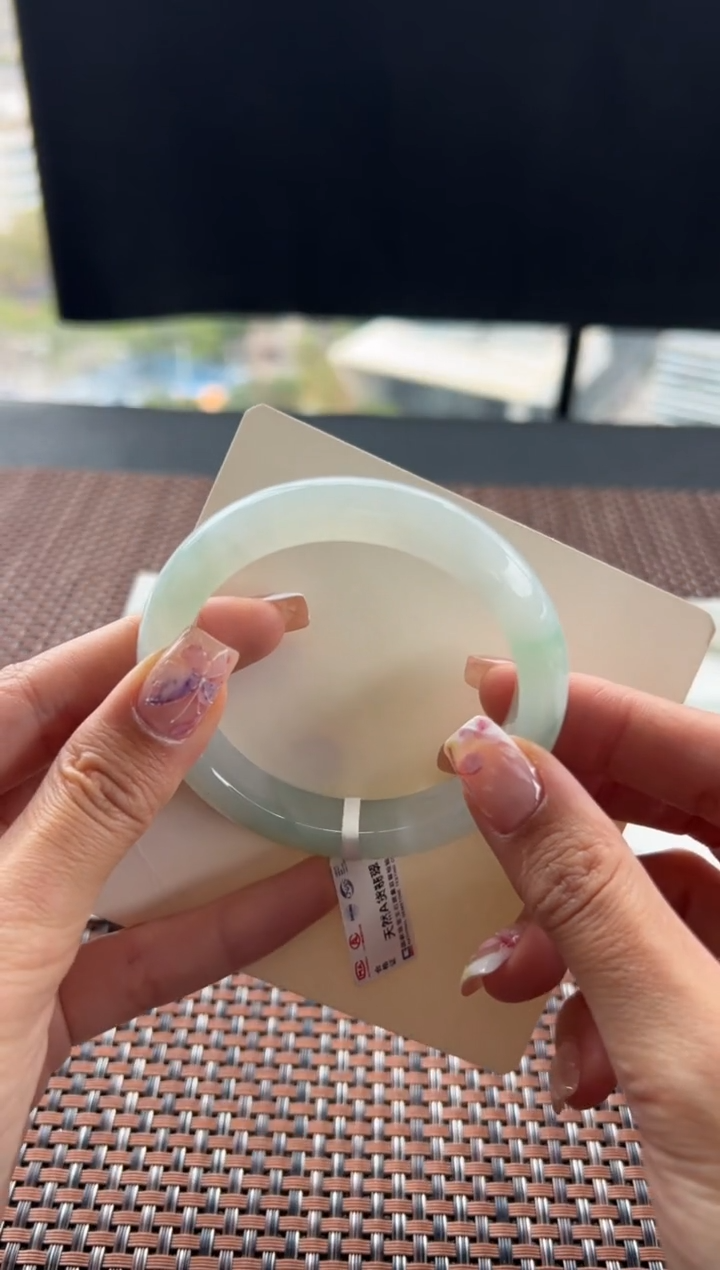 【闪购商品】翡翠手镯未镶嵌29号56.4*11.4*8.6