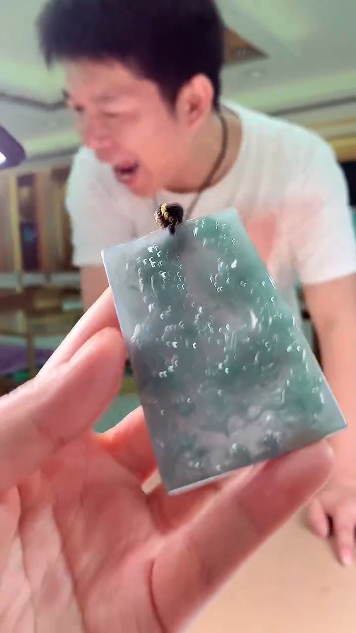 翡翠未镶嵌颈饰挂件