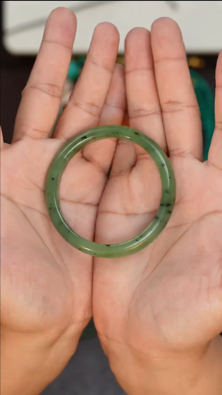 【闪购商品】和田玉手镯未镶嵌和田玉手镯