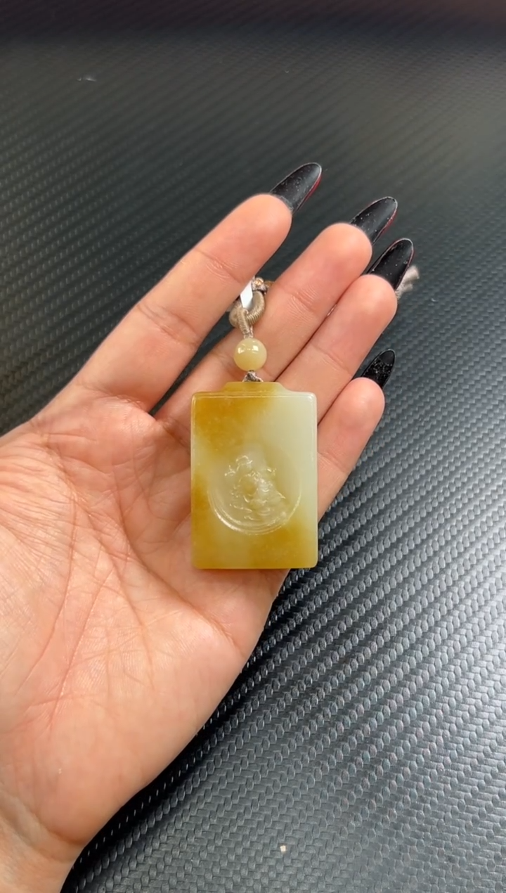 吊坠(赠链)未镶嵌和田玉若羌微色差m