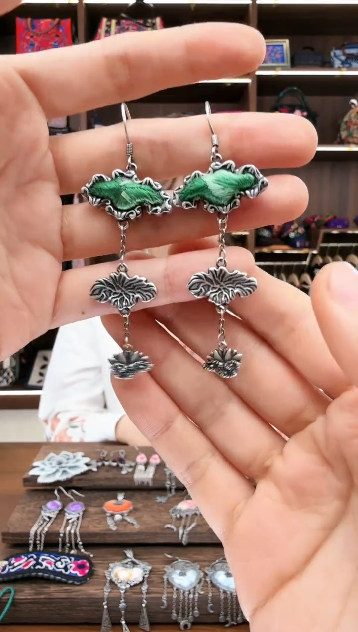 【闪购商品】织绣17蚩梦苗族古绣