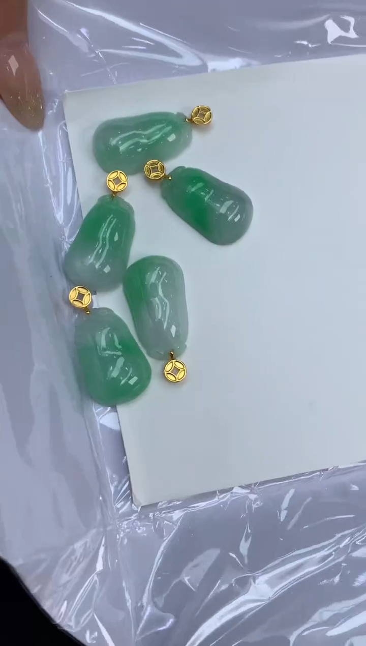 【闪购商品】翡翠颈饰18K金镶嵌福瓜  多样性发（1件）