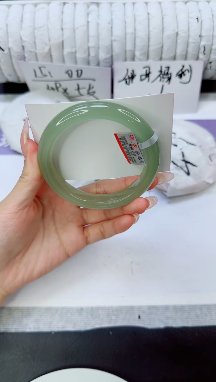 未镶嵌手镯石英质玉44/55.8