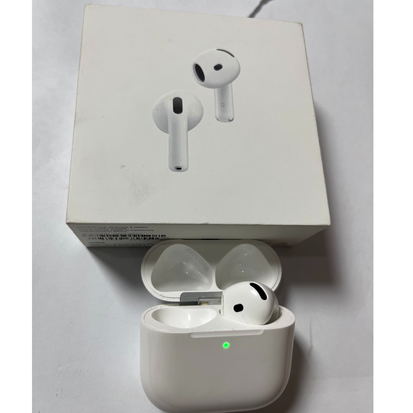 9新 Apple/苹果 【二手】武汉仓蓝牙耳机轻微划痕功能完好