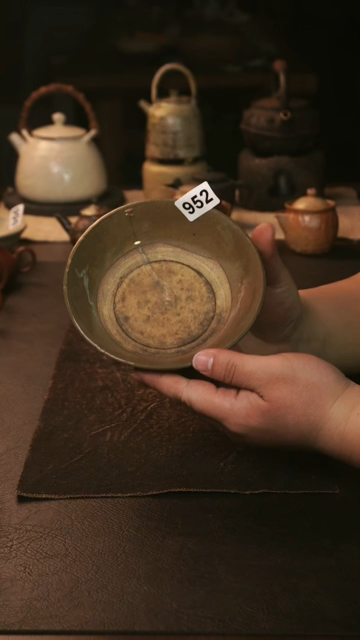 【闪购商品】壶古拙壶承开片 锔钉952