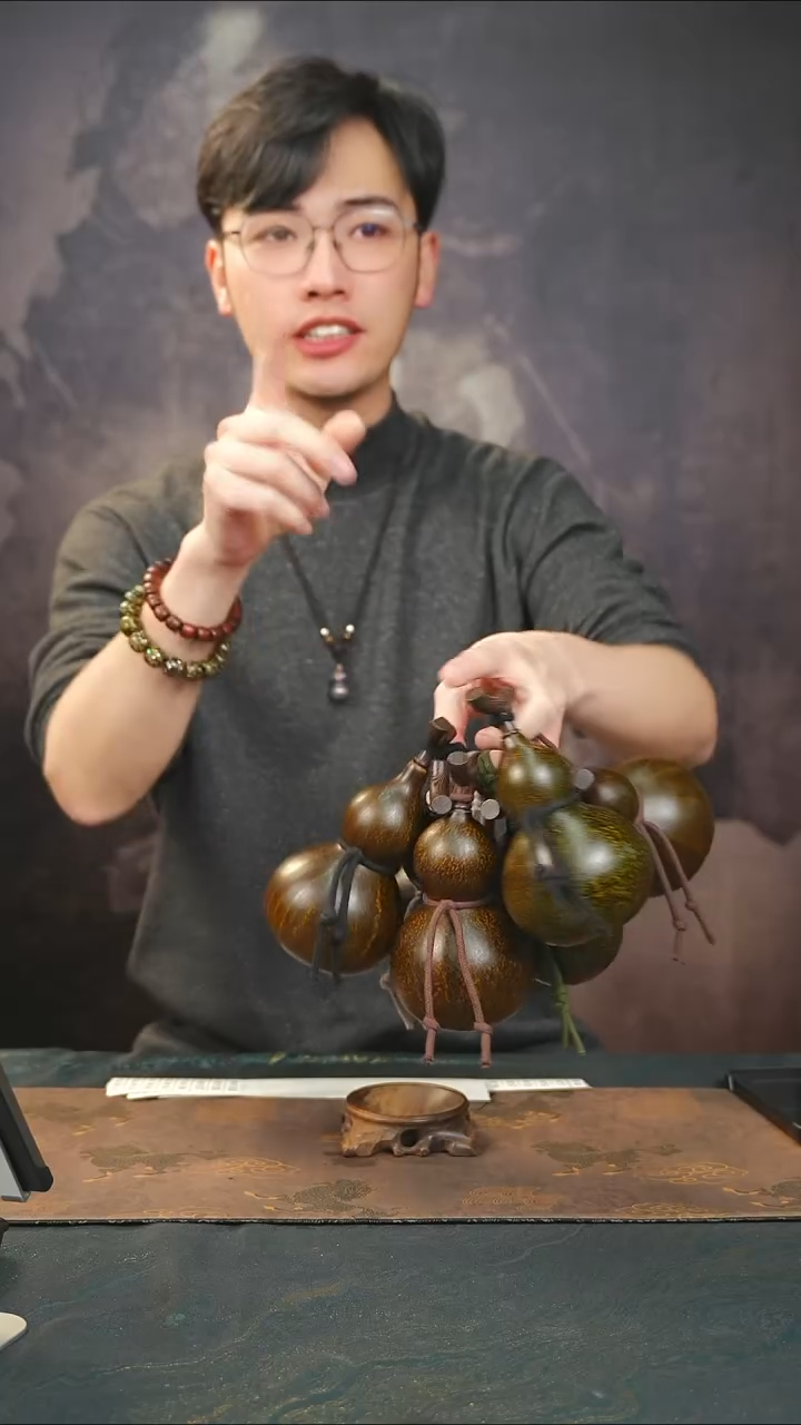 【闪购商品】RV132老咖色小容量酒葫芦随缘发