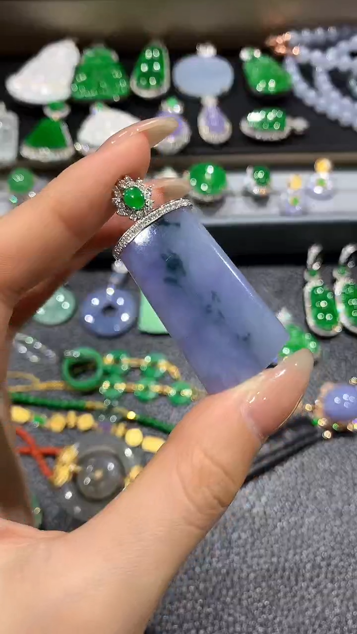 【闪购商品】翡翠吊坠(不含链)18K金镶嵌8团购