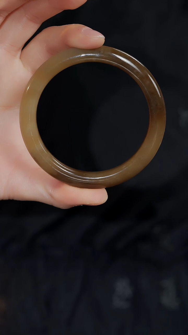 【闪购商品】和田玉手镯未镶嵌贵妃镯