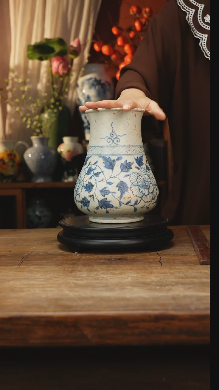 现代景德镇设计师釉下手绘陶瓷花瓶