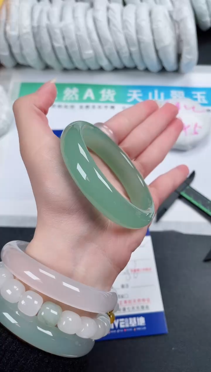 【闪购商品】石英质玉手镯未镶嵌282-56