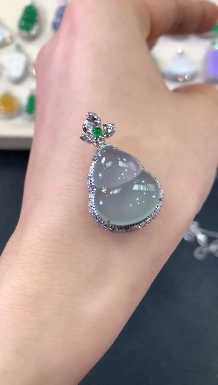 【闪购商品】翡翠吊坠(不含链)18K金镶嵌B104   