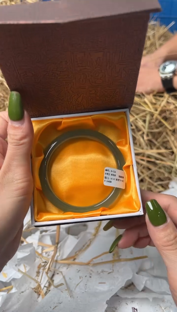 石英质玉手镯未镶嵌D-026