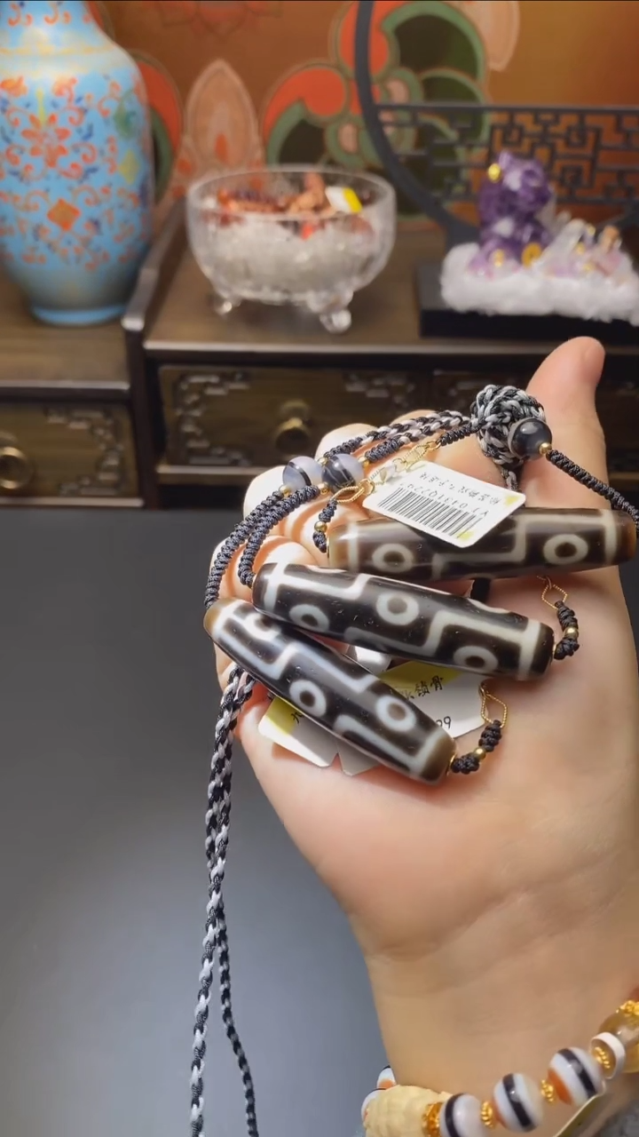 【闪购商品】玛瑙/玉髓18K金镶嵌颈饰Q31850九眼项链多样性发其一