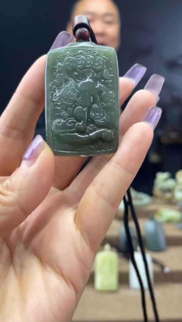 颈饰未镶嵌和田玉1