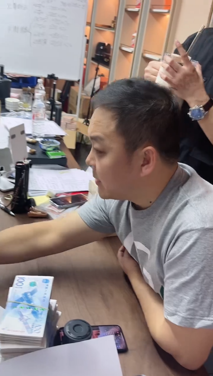 【闪购商品】pmg评级-背红单张67不挑号