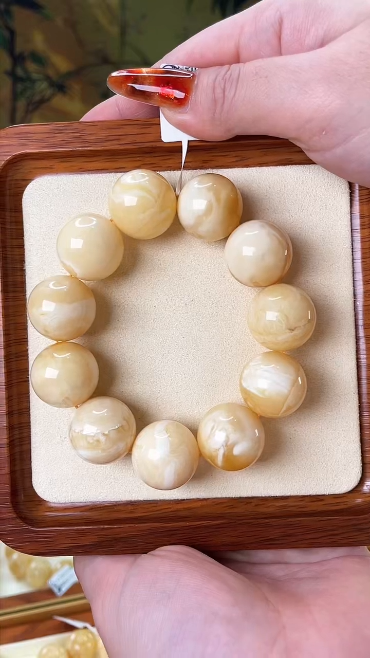 【闪购商品】蜜蜡裸石未镶嵌手串