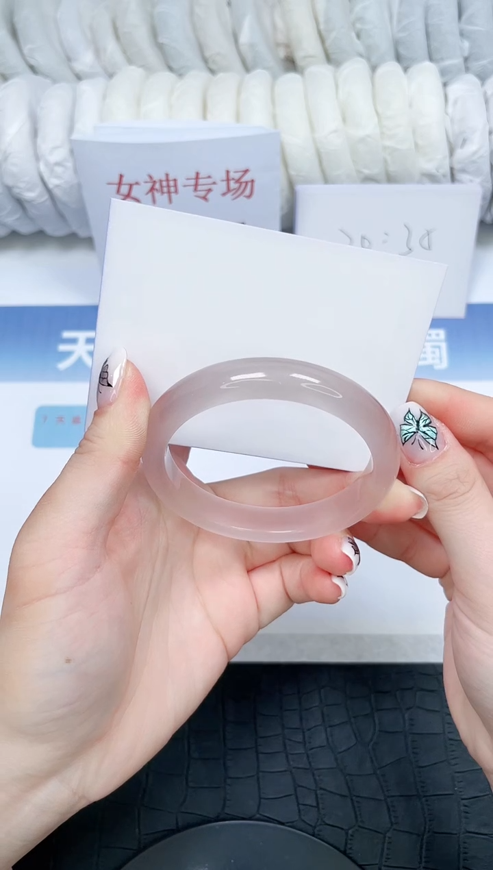 【闪购商品】石英质玉手镯未镶嵌153-56