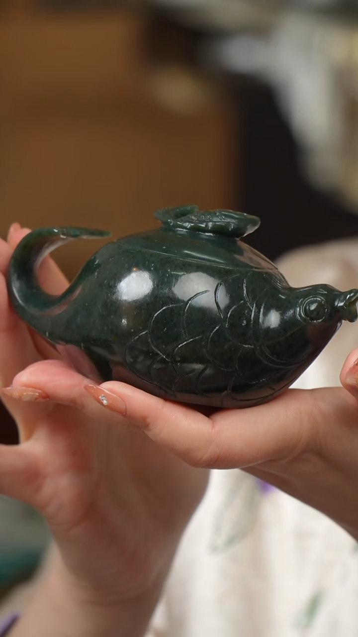 未镶嵌和田玉摆件茶壶