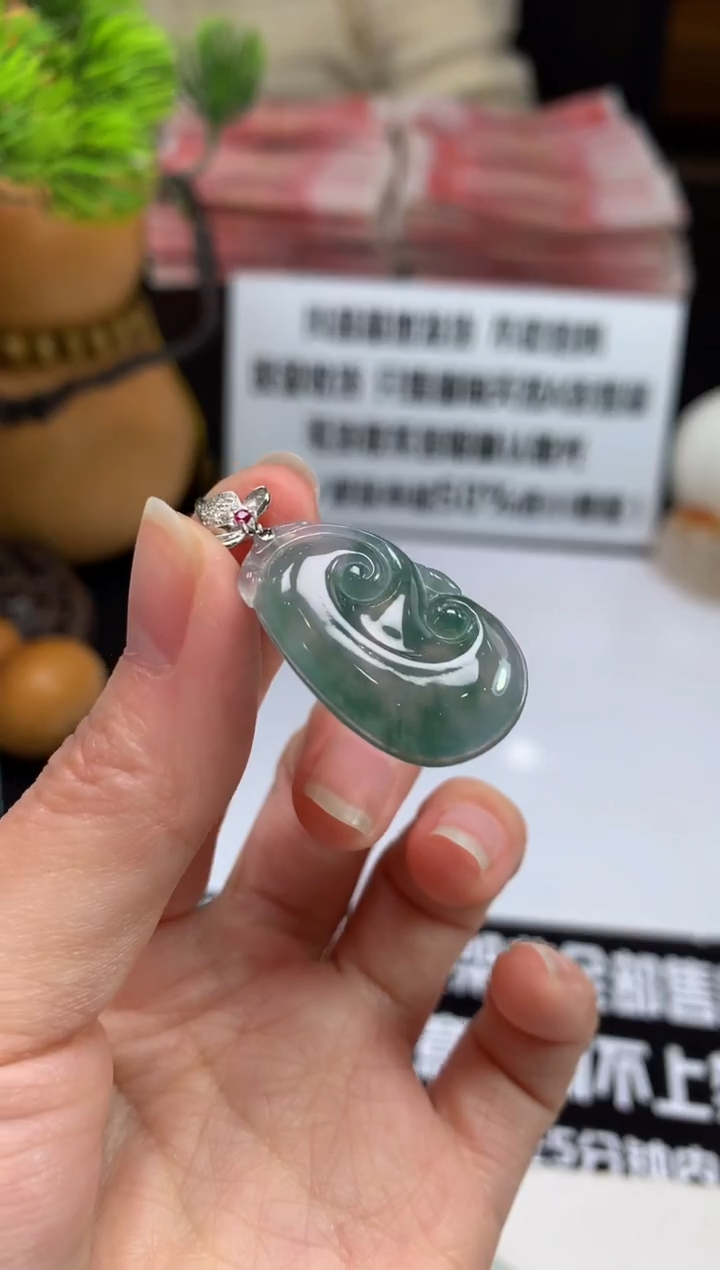 颈饰18K金镶嵌翡翠夜*---125534