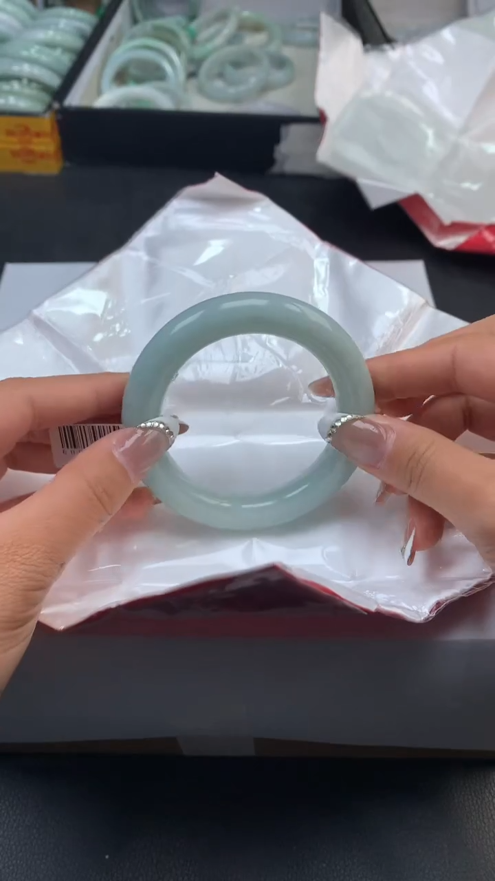 【闪购商品】翡翠手镯未镶嵌天然缅甸A货翡翠手镯