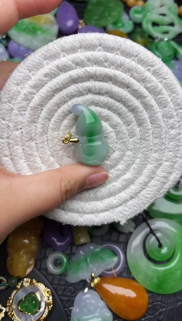 颈饰未镶嵌翡翠缅甸翡翠吊坠