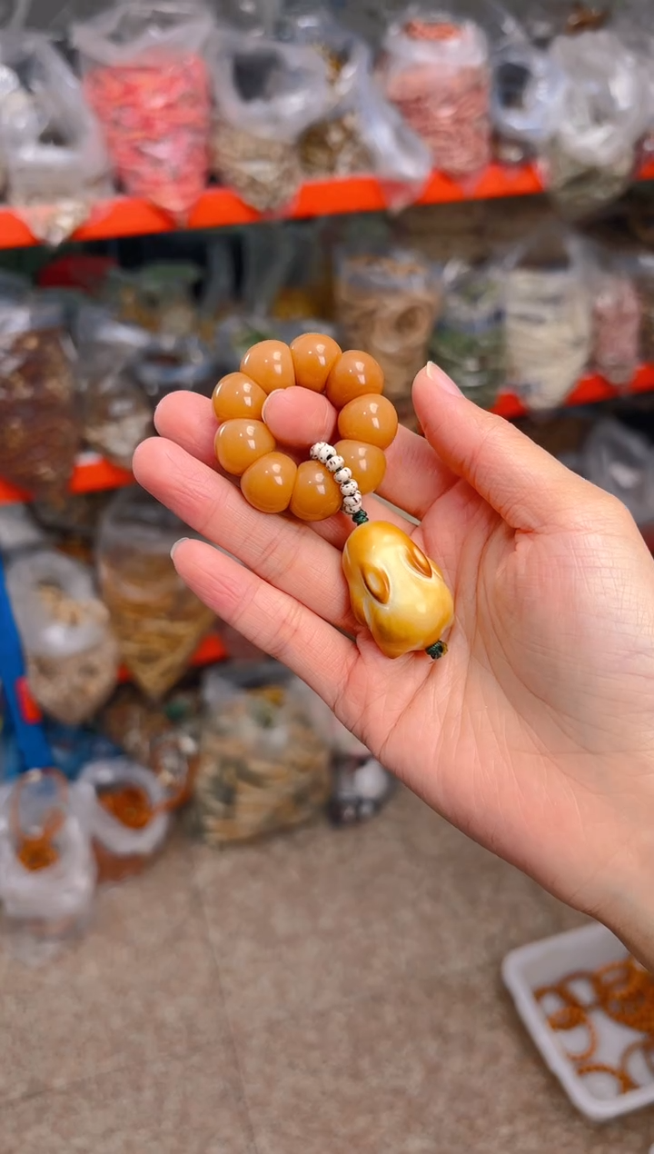 吊坠菩提根/象牙果黄色手捻 黄色兔