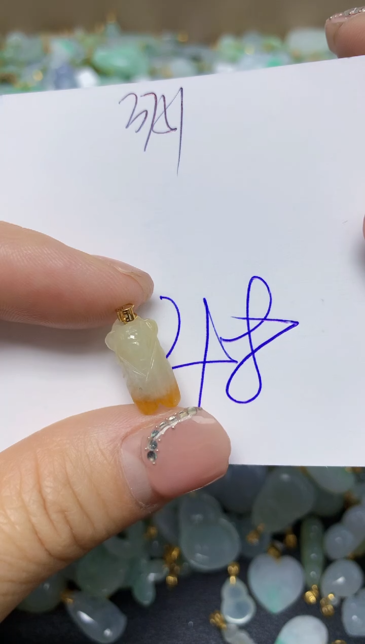 【闪购商品】翡翠挂件18K金镶嵌 天然翡翠A货
