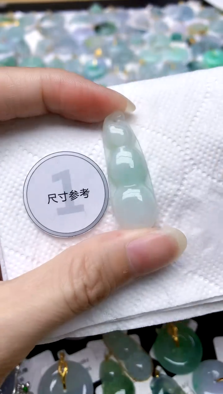 颈饰未镶嵌翡翠天然A货翡翠
