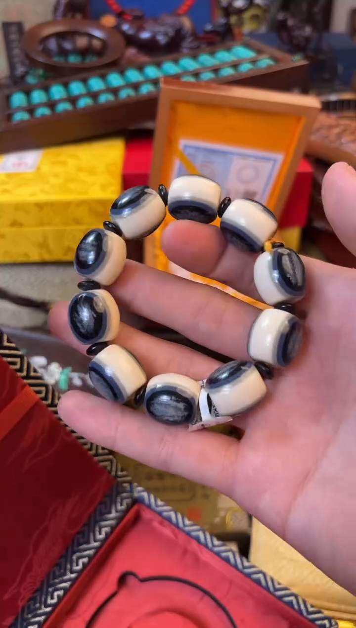 滴血莲花菩提吊坠--------瓷--------542135