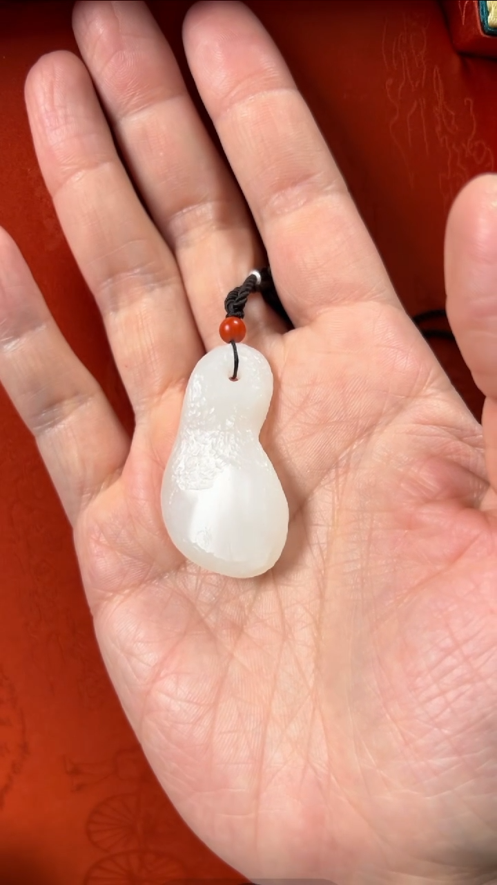 【闪购商品】和田玉挂件未镶嵌新疆黑山料标