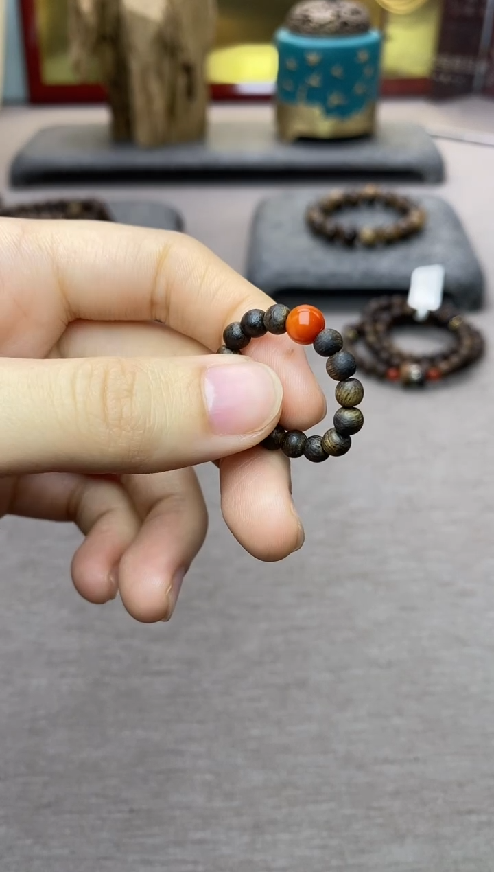 【闪购商品】沉香沉香碎屑白棋戒指      