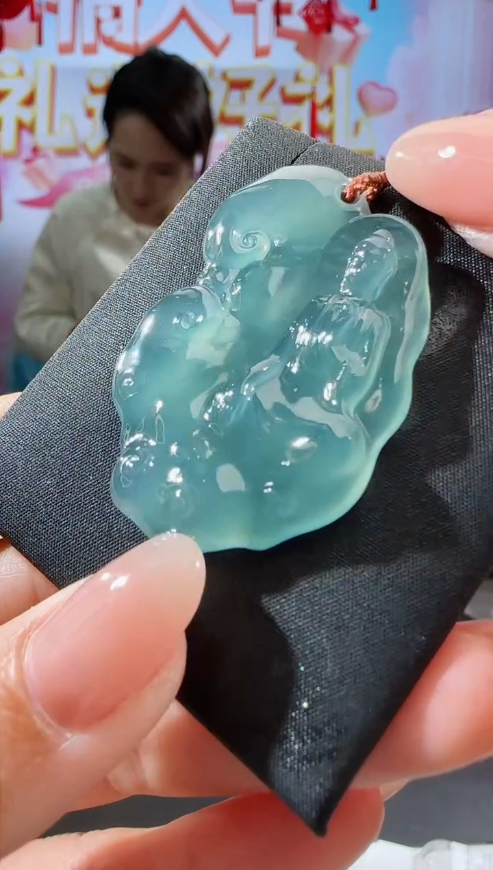 【闪购商品】翡翠吊坠(不含链)未镶嵌佛