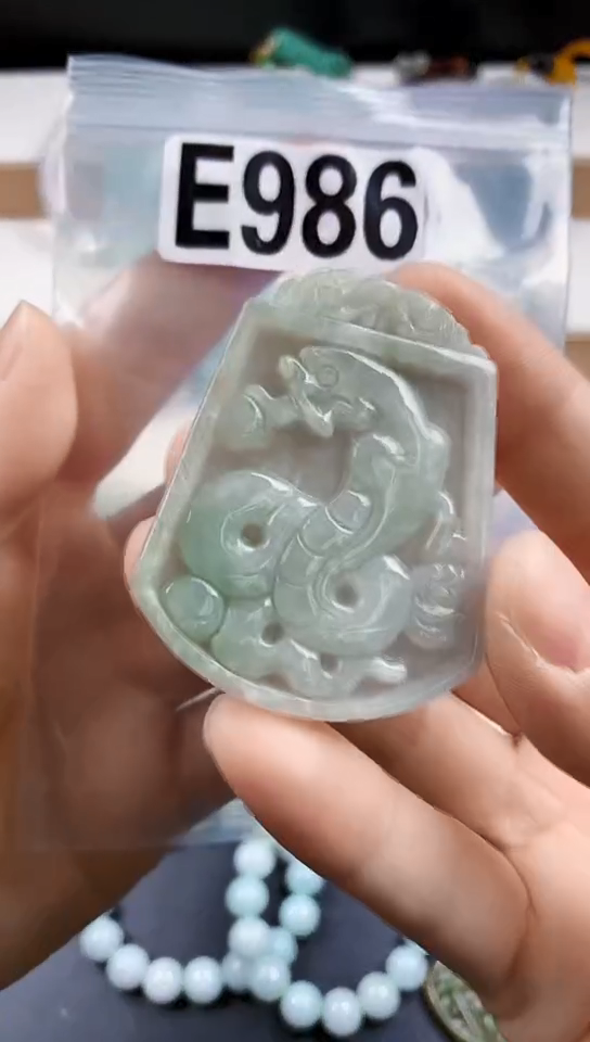 颈饰未镶嵌翡翠天然翡翠吊坠挂件