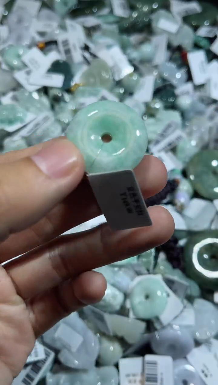 【闪购商品】翡翠颈饰未镶嵌00002679