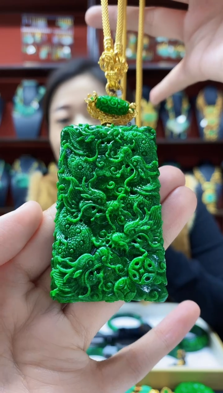 颈饰未镶嵌翡翠吊坠