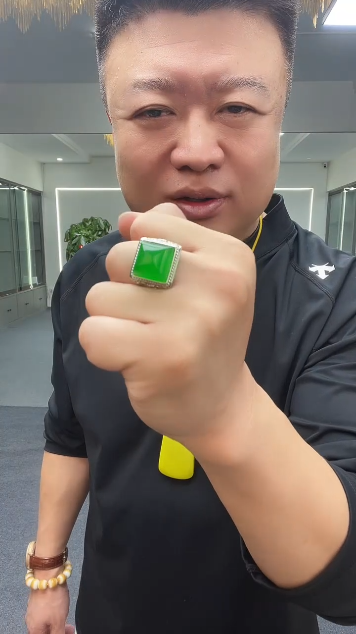 绿色方戒指多样性发货一件