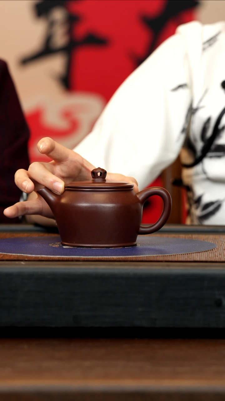 【闪购商品】紫砂茶壶LHQ 紫朱泥 线瓦 220cc