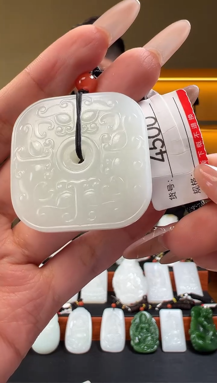 颈饰未镶嵌和田玉1